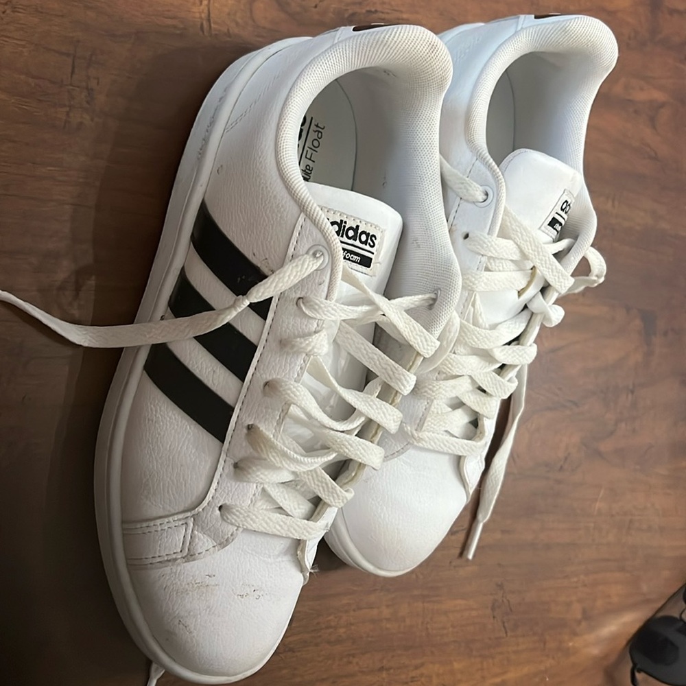 Adidas Grand Court - 8 1/2 women